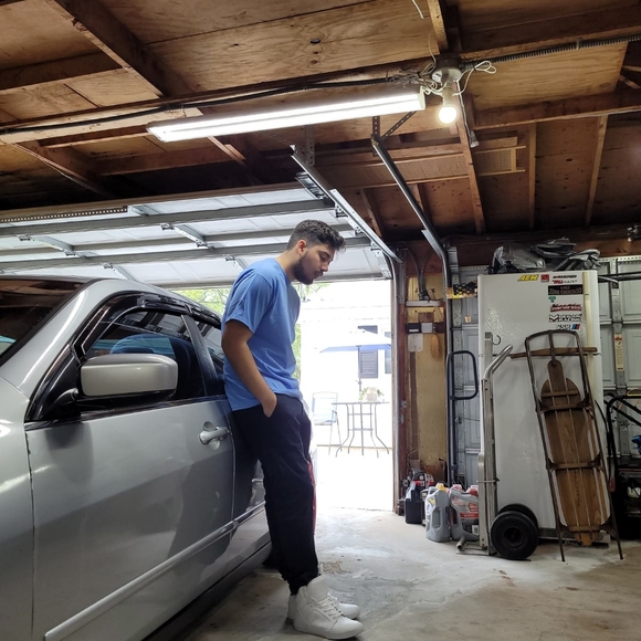 Meet your Posher, Julio - Picture 1 of 1